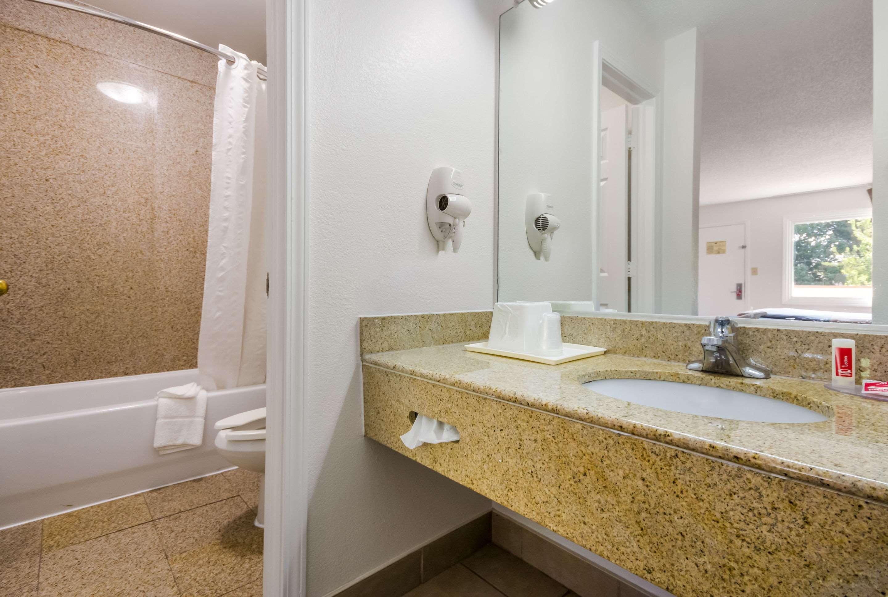 Econo Lodge Little Creek Norfolk Eksteriør billede